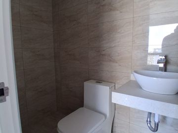 VENDO LINDO DUPLEX EN  SALAMANCA MONTERRICO $ 155,000