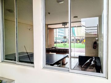 SE ALQUILA DEPARTAMENTO CON COCHERA EN CONDOMINIO BUGANVILLAS COMAS