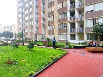SE ALQUILA DEPARTAMENTO CON COCHERA EN CONDOMINIO BUGANVILLAS COMAS