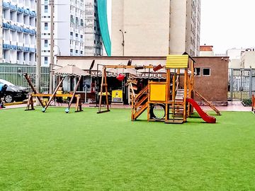 SE ALQUILA DEPARTAMENTO CON COCHERA EN CONDOMINIO BUGANVILLAS COMAS