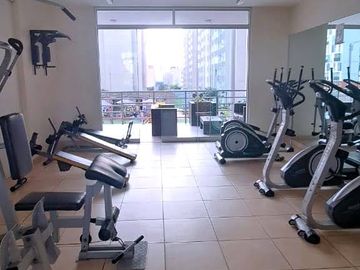 SE ALQUILA DEPARTAMENTO CON COCHERA EN CONDOMINIO BUGANVILLAS COMAS