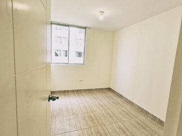 SE ALQUILA DEPARTAMENTO CON COCHERA EN CONDOMINIO BUGANVILLAS COMAS