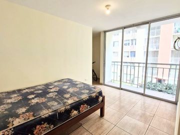 SE ALQUILA DEPARTAMENTO CON COCHERA EN CONDOMINIO BUGANVILLAS COMAS