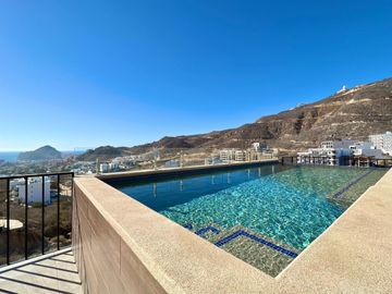 🏡 Sea Breeze II – Vistas al mar, atardeceres inolvidables y estilo en Sunset Cabo
