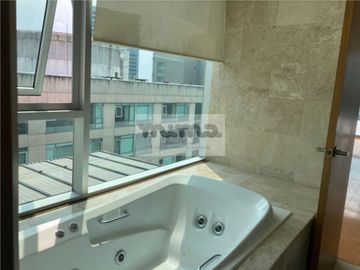 PH en Venta en Lomas del Chamizal. Privada del Bosque