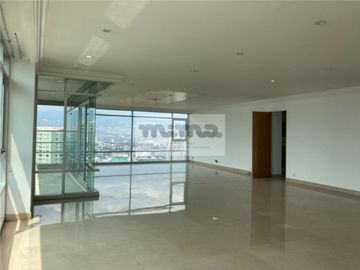 PH en Venta en Lomas del Chamizal. Privada del Bosque