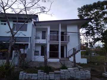 HOUSE & LOT FOR SALE IN CORON, PALAWAN