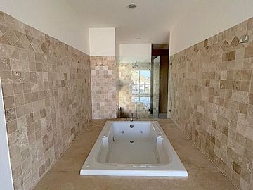 🏡 San Charbel – Oportunidad única con vista al mar en Sunset, Cabo San Lucas