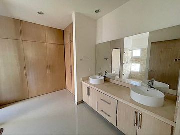🏡 San Charbel – Oportunidad única con vista al mar en Sunset, Cabo San Lucas