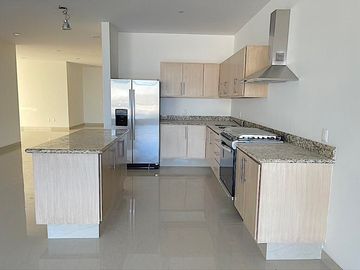 🏡 San Charbel – Oportunidad única con vista al mar en Sunset, Cabo San Lucas