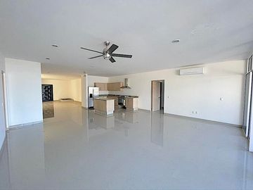 🏡 San Charbel – Oportunidad única con vista al mar en Sunset, Cabo San Lucas