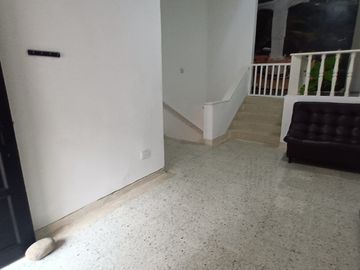Casa con Piscina en Cristales – Ideal para Vivir o Invertir