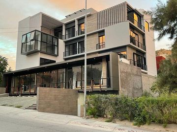 🏡 WS Condominios – Céntrico, amueblado y con vista al mar desde el rooftop en Cabo San Lucas