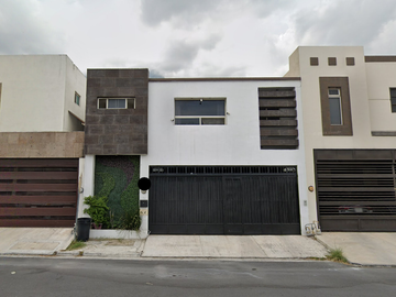 Venta de Casa en Remate, gran ubicación cerca de Plaza Qú, Col. Cumbres Elite, Monterrey, Nuevo León