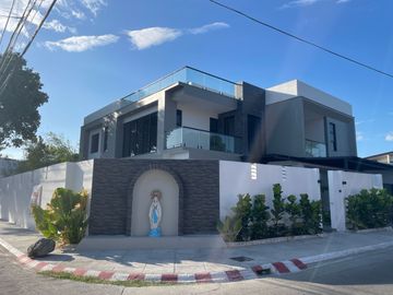 BF Homes Parañaque Brand New House For Sale! 5 bedrooms with Pool