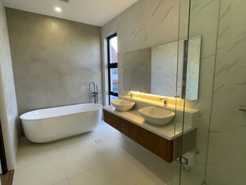 BF Homes Parañaque Brand New House For Sale! 5 bedrooms with Pool