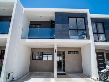 Venta de Exclusiva Casa Amueblada en Porto Residencial  | Costa Coral | Jarretaderas, Nayarit- ¡Prácticamente Nueva!