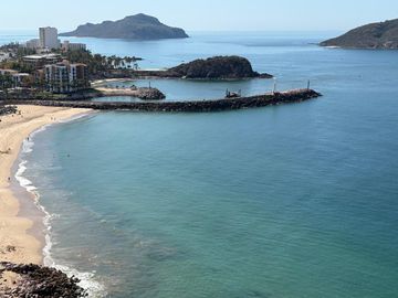 DEPARTAMENTOS EN VENTA A PIE DE PLAYA EN MAZATLAN