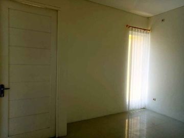 Disewakan Rumah Baru Renovasi Siap Huni di Perumahan Tropodo Waru Sidoarjo