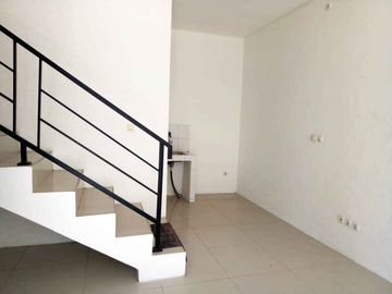 Disewakan Rumah Baru Renovasi Siap Huni di Perumahan Tropodo Waru Sidoarjo