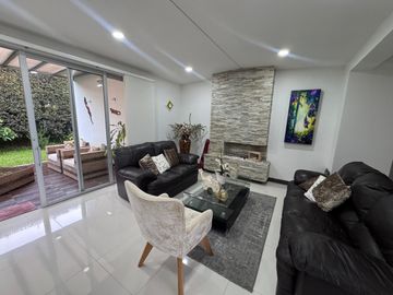 SE VENDE ESPECTACULAR CASA EN LA FLORIDA!