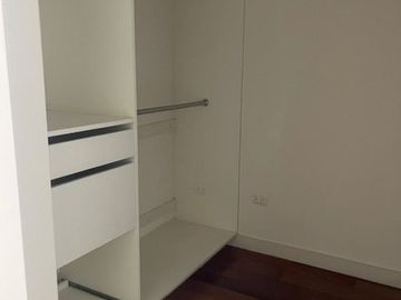 Miraflores vendo departamento primer piso 2 dormitorios con baños incorporados