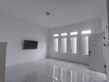 Dijual Cepat Rumah Tinggal 2 Lantai di Condet, Jakarta Timur