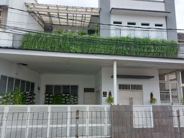 Dijual Cepat Rumah Tinggal 2 Lantai di Condet, Jakarta Timur