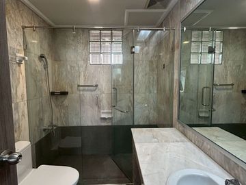 Luxurious condo for sale, structure and very good location, Sunset Heights Condo 118 sqm. 2 bedrooms, Pattaya, Sattahip, Chon Buri