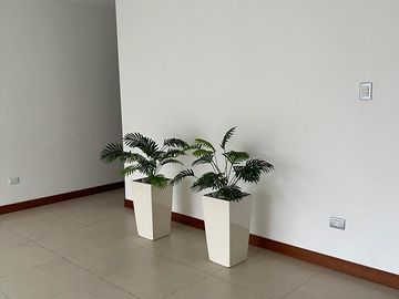 DEPARTAMENTO MÁS AIRES Y ESTACIONAMIENTO - LA MOLINA