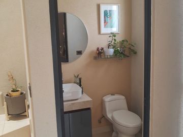 CASA EN VENTA HACIENDA DE ALBA, LEON GTO. ZONA SUR CASA DE 2 PLANTAS SOBRE BLVD. LOS PORTALES A 2 MINUTOS DE BLV. AEROPUERTO