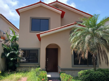 Venta Casa Urbanización Ciudad Celeste Samborondon Guayaquil
