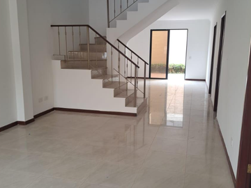 Venta Casa Urbanización Ciudad Celeste Samborondon Guayaquil