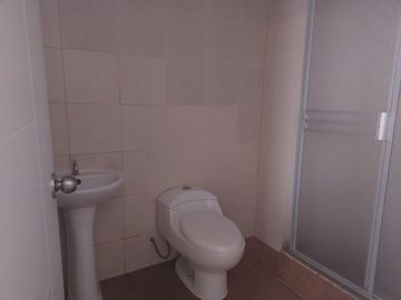 Vendo dpto. 2do. piso 140 metros, como nuevo $ 140,000 negociables