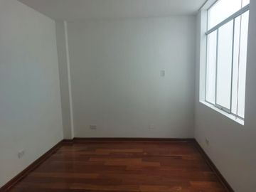 Vendo dpto. 2do. piso 140 metros, como nuevo $ 140,000 negociables