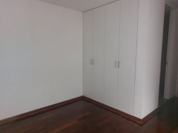 Vendo dpto. 2do. piso 140 metros, como nuevo $ 140,000 negociables