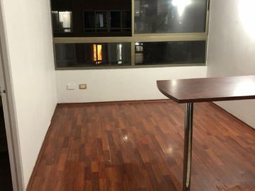Oportunidad de Inversión, Vende Depto. 1 dormitorio 1 baño, con Bodega, Centro de Santiago.