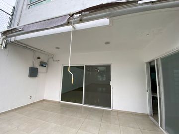 Casa de 3 recámaras y cuarto de servicio en Cumbres del Lago, Juriquilla, Querétaro