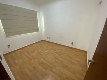 Casa de 3 recámaras y cuarto de servicio en Cumbres del Lago, Juriquilla, Querétaro