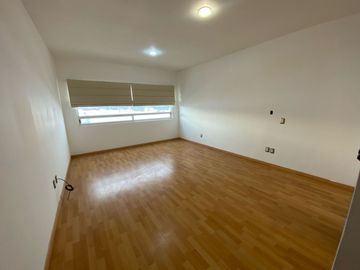 Casa de 3 recámaras y cuarto de servicio en Cumbres del Lago, Juriquilla, Querétaro