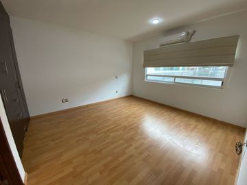 Casa de 3 recámaras y cuarto de servicio en Cumbres del Lago, Juriquilla, Querétaro