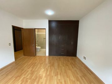 Casa de 3 recámaras y cuarto de servicio en Cumbres del Lago, Juriquilla, Querétaro