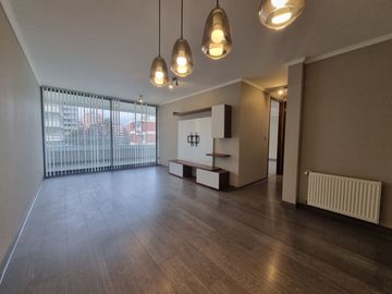 Venta de Lindo Depto. de 2 dormitorios 2 baños. Metro Pedro de Valdivia, Providencia.