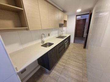 Venta de Lindo Depto. de 2 dormitorios 2 baños. Metro Pedro de Valdivia, Providencia.