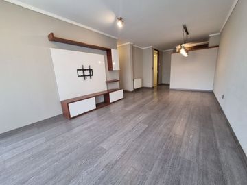 Venta de Lindo Depto. de 2 dormitorios 2 baños. Metro Pedro de Valdivia, Providencia.