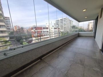 Venta de Lindo Depto. de 2 dormitorios 2 baños. Metro Pedro de Valdivia, Providencia.