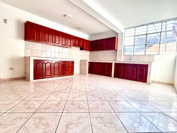 Vendo EXCLUSIVA Casa en ESQUINA frente PARQUE y la ANGOSTURA ICA!