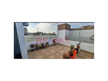Vendo Espacioso Y Acogedor Departamento 212.03 M2 Cerca A Ucv Frente A Parque
