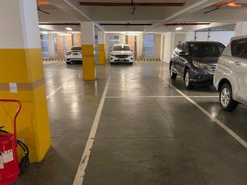 📍 Joya Lofts Rockwell