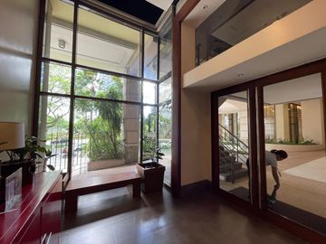 📍 Joya Lofts Rockwell